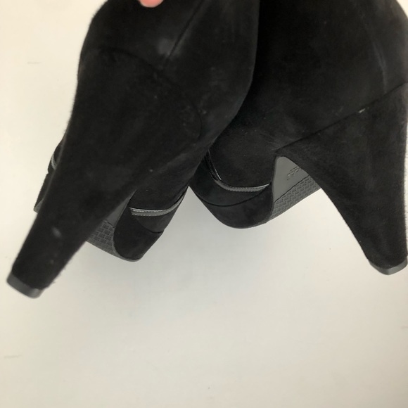 STUART WEITZMAN Heels gently used. - Picture 5 of 7